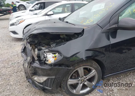 2014 Chevrolet Sonic Rs Manual z USA, uszkodzony, nr VIN 1G1JH6SB9E4124954